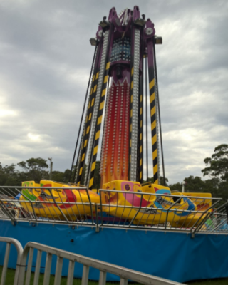Hurricane style amusement ride in stopped position